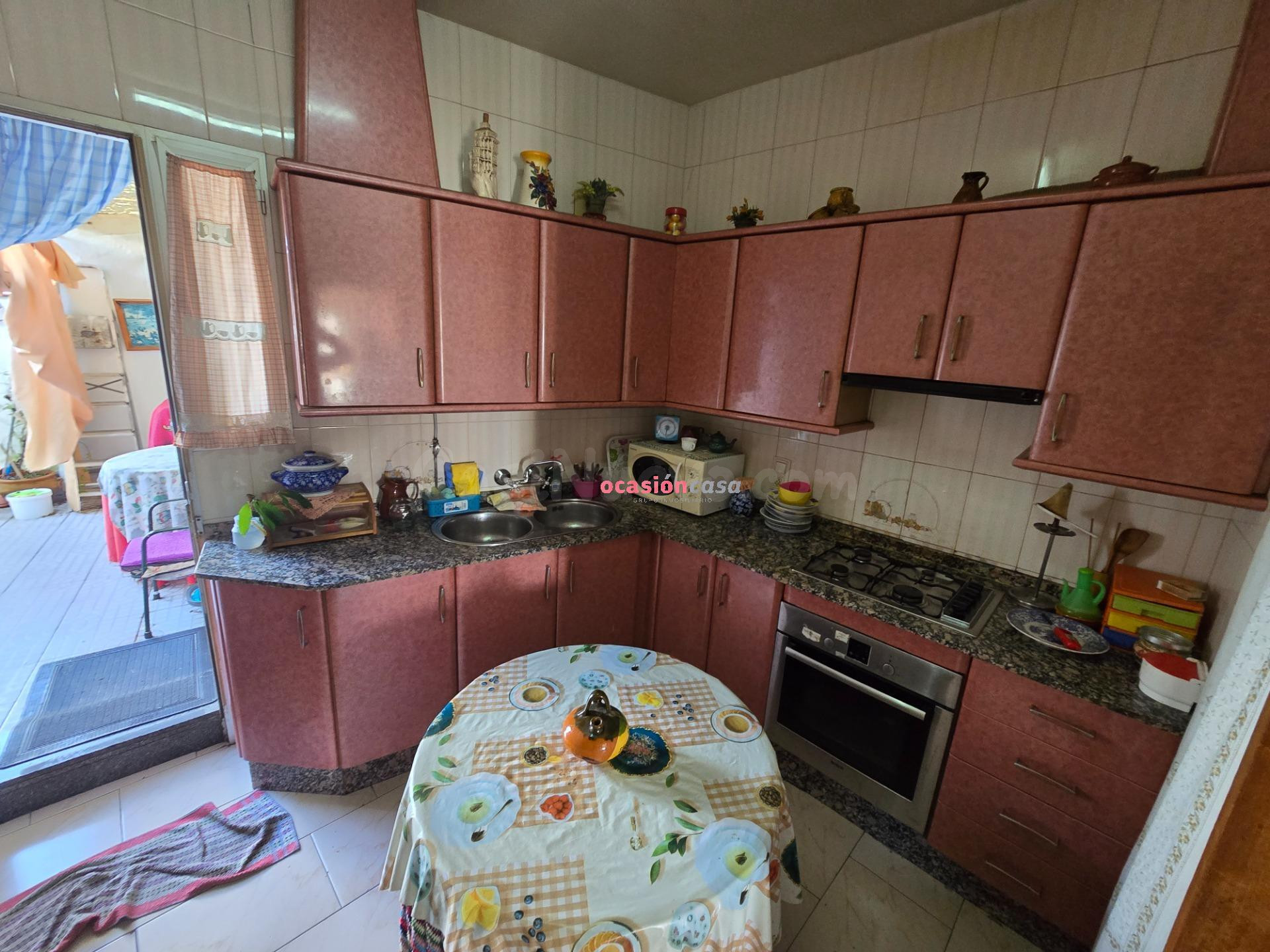 SE VENDE CASA EN ESQUINA JUNTO A SAN BARTOLOME - foto 4