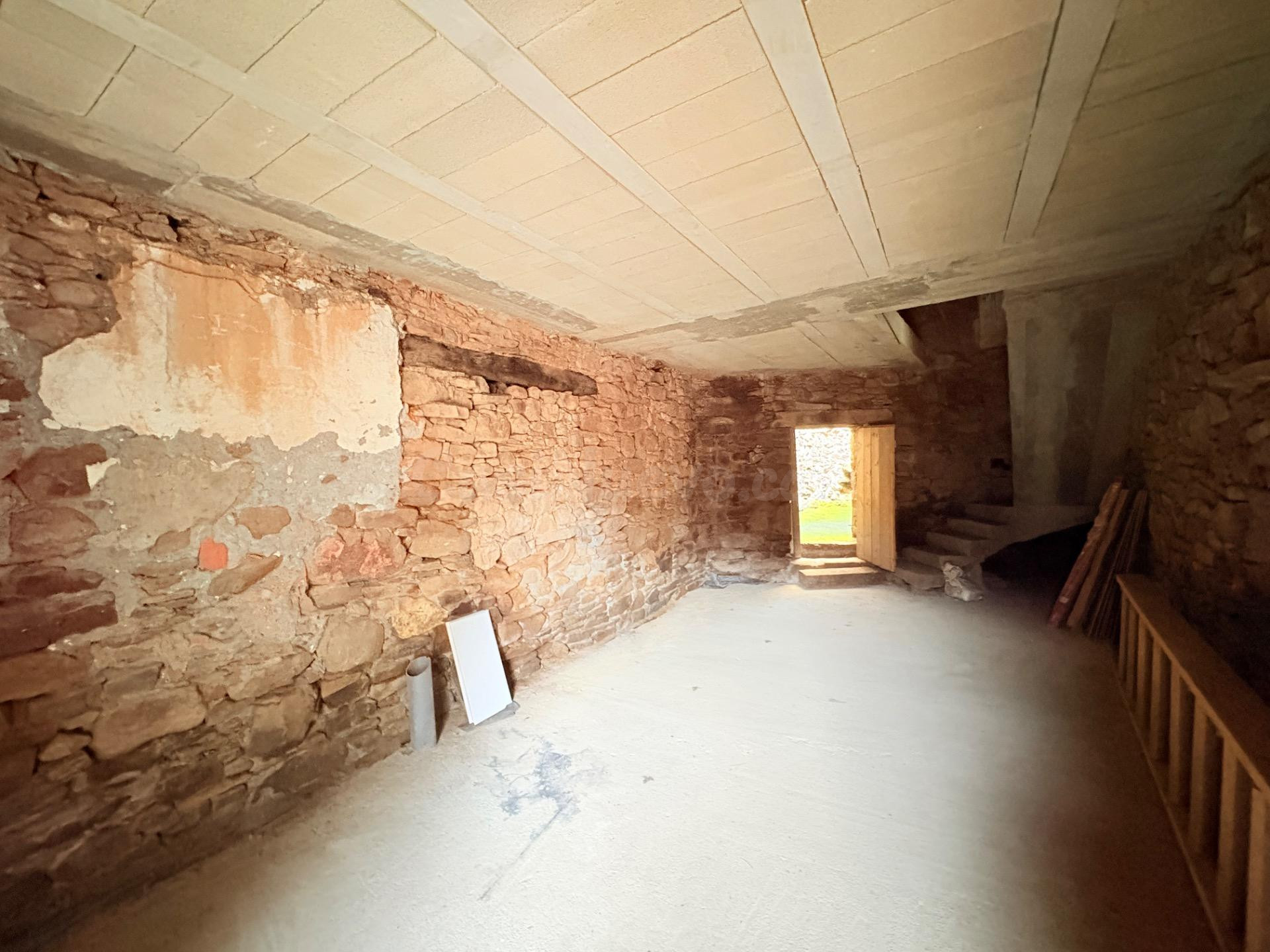 Encantadora Casa de Piedra en el Corazón del Norte de España - foto 3