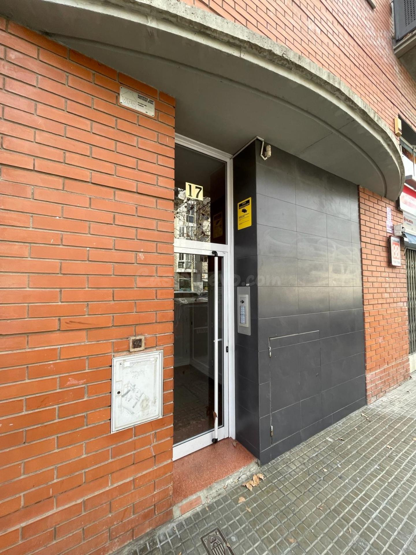 Inversión inmobiliaria en Terrassa: vivienda con plaza de ga - foto 3