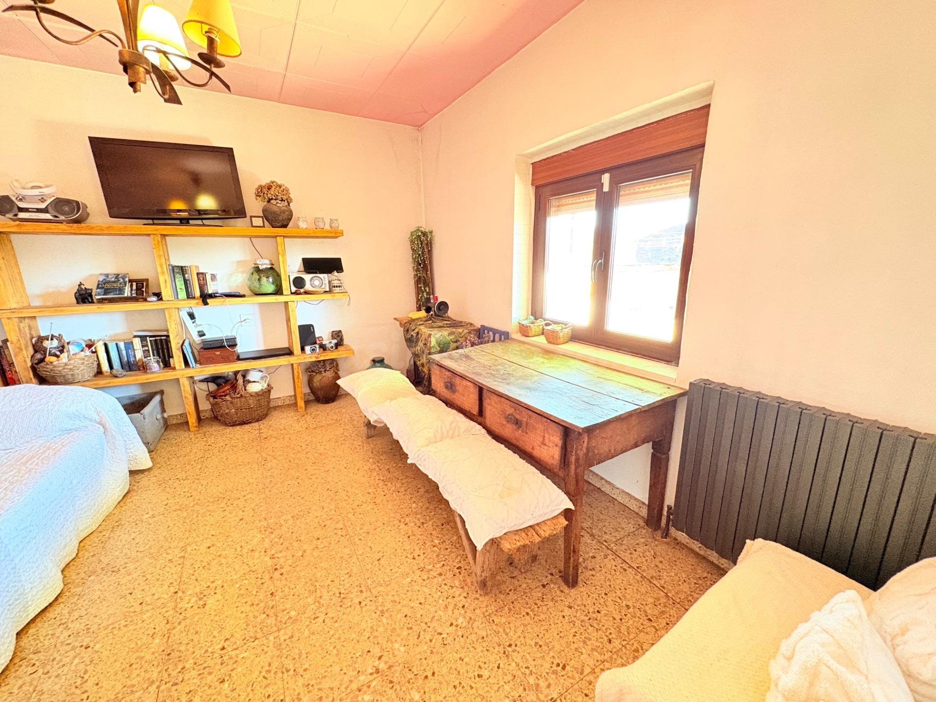 CASA CON TERRENO Y TERRAZA - foto 3
