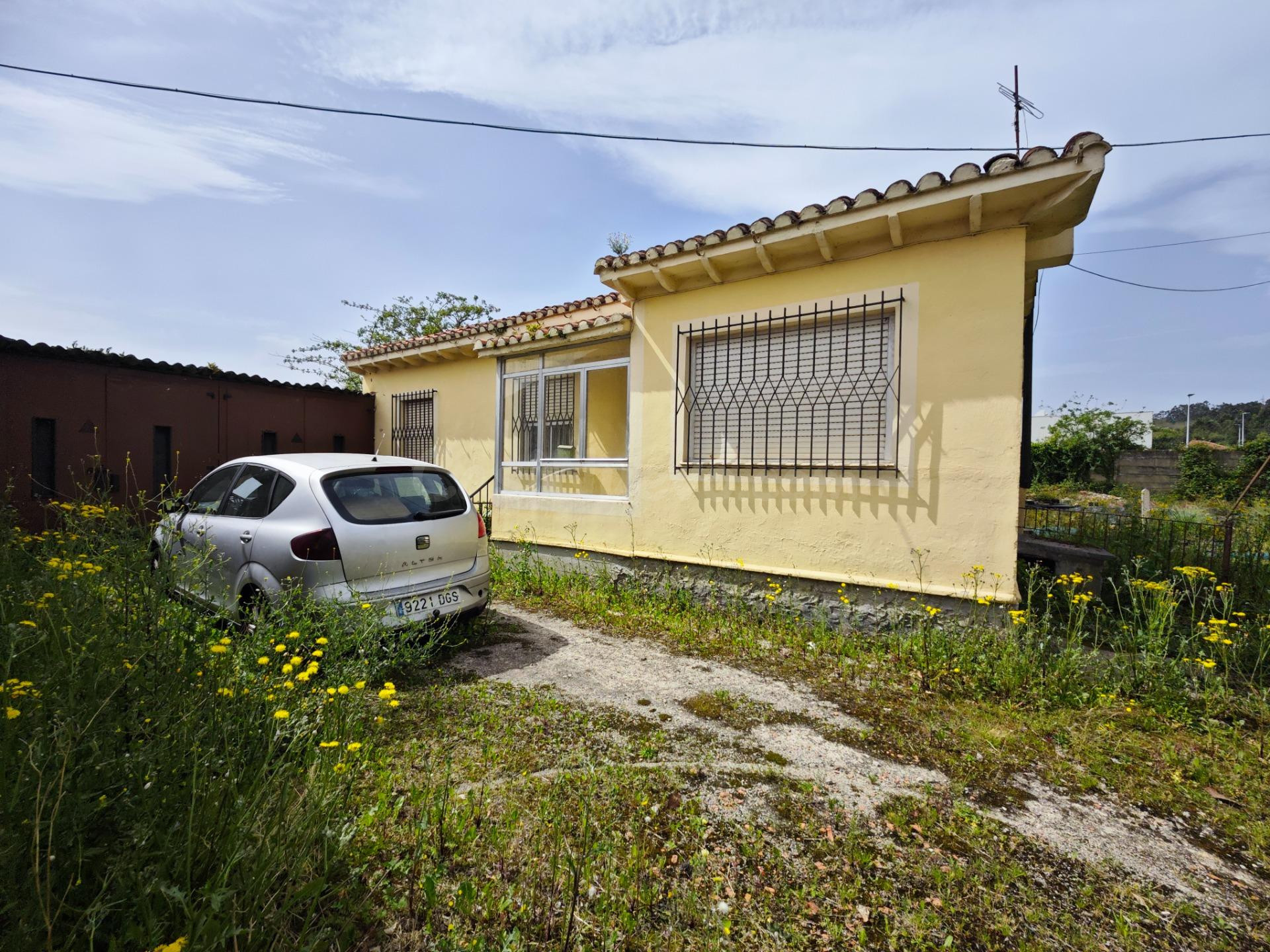 Casa independiente en Ganzo (Torrelavega) con gran potencial