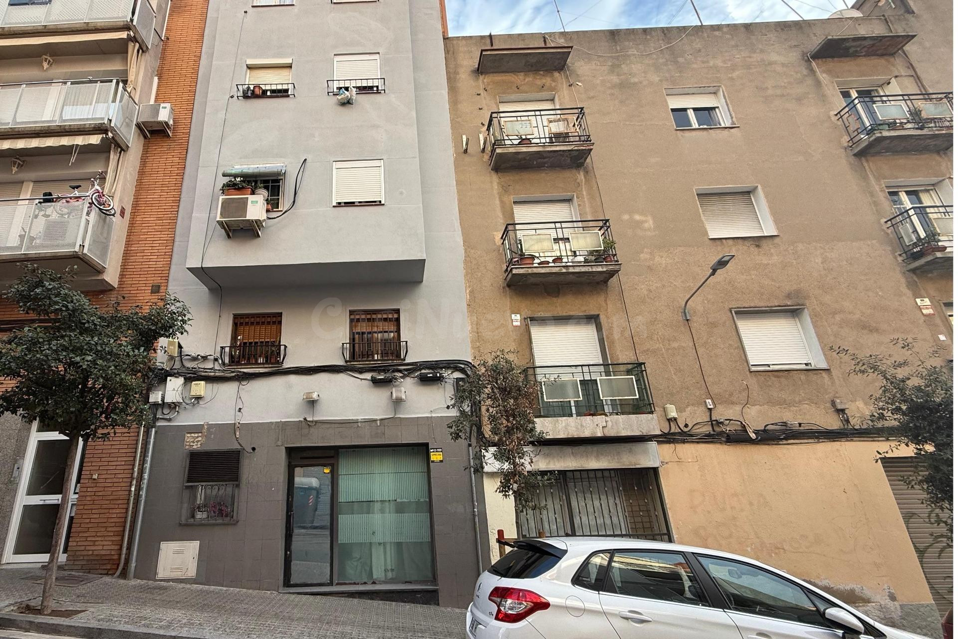 Local en Hospitalet de Llobregat para inversión sin hipoteca