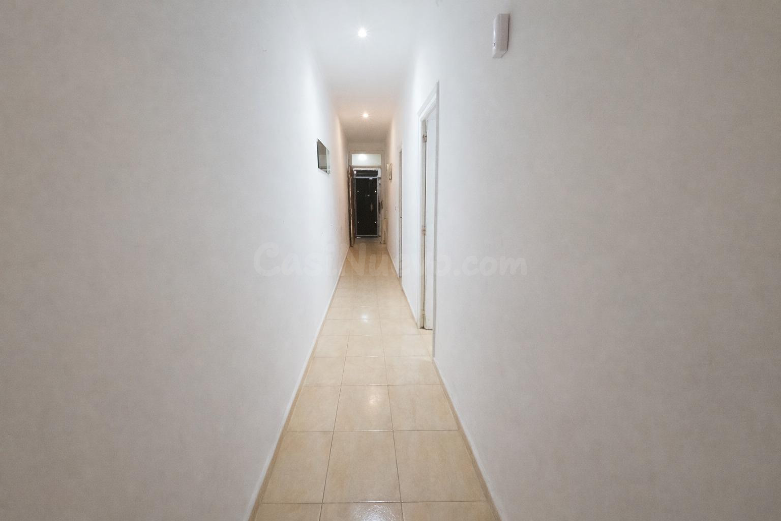 SE VENDE CASA ADOSADA EN TERRASSA, ZONA POBLE NOU - foto 5