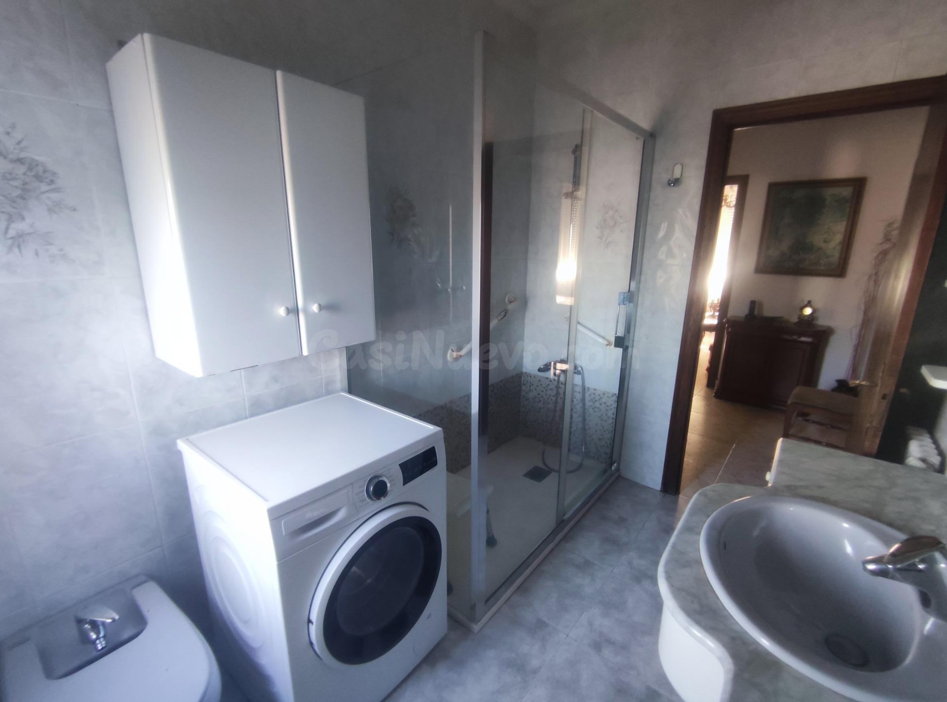 Amplia Casa con Terreno en Ponferrada por €159.000 - foto 4