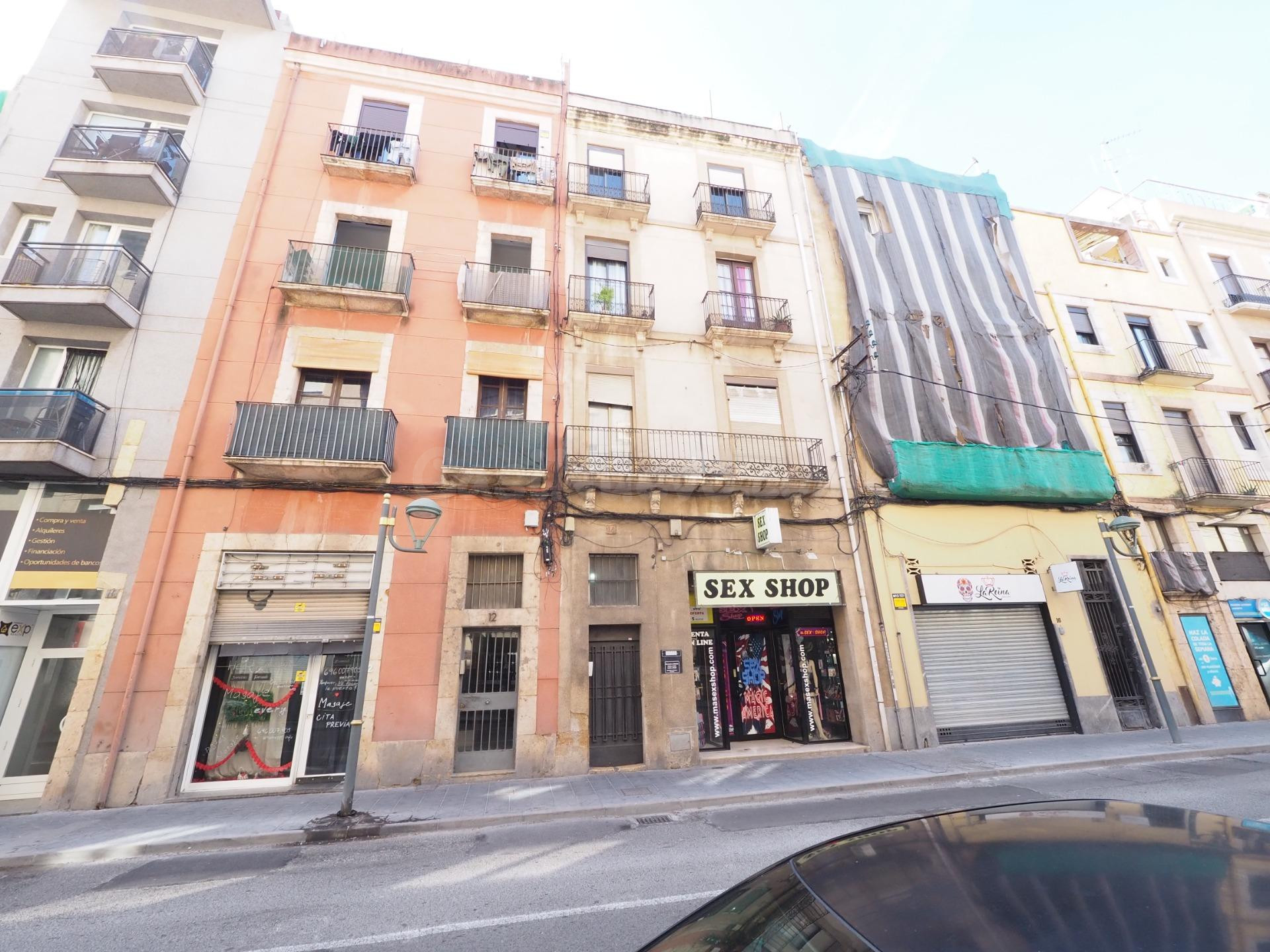 SE VENDE PISO EN TARRAGONA, ZONA BARRIS MARITIMS