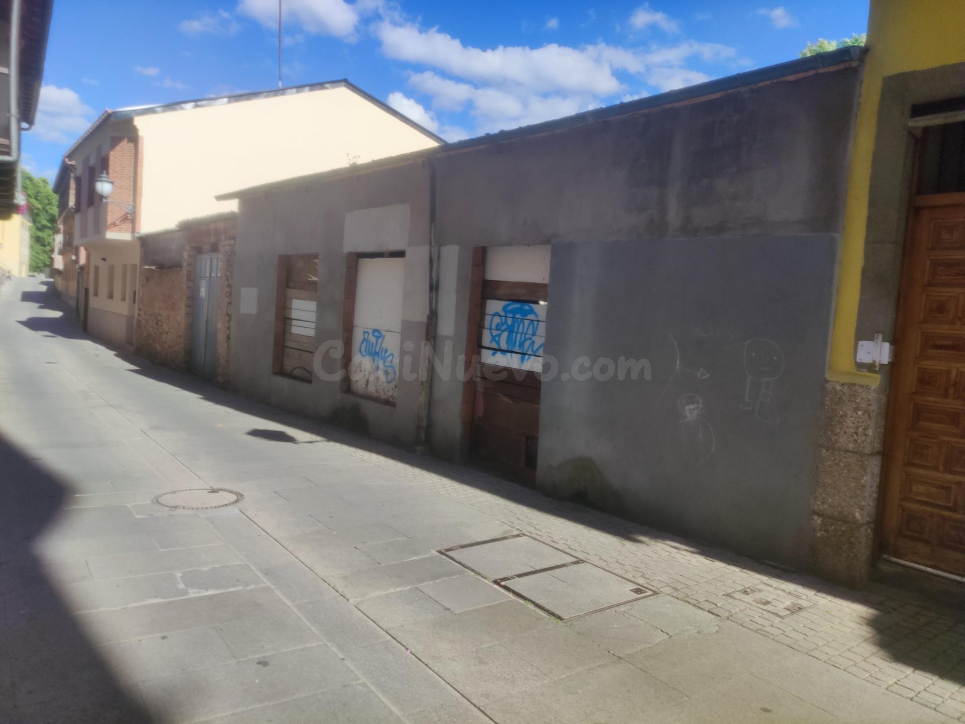 Oportunidad Única en Ponferrada: Inmueble Singular a Precio Competitivo
