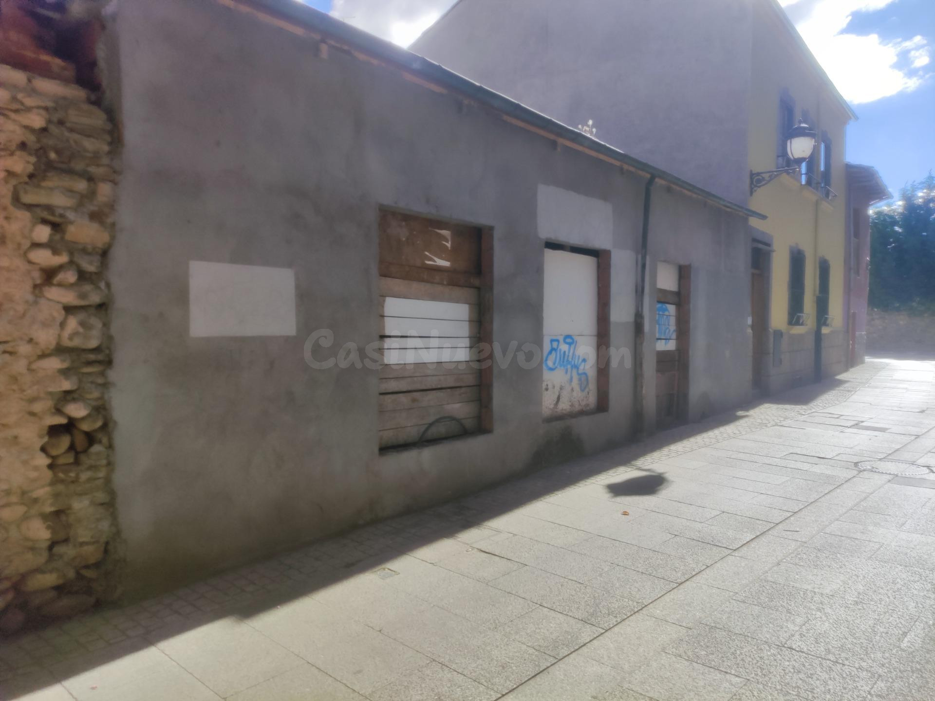 Oportunidad Única en Ponferrada: Inmueble Singular a Precio  - foto 3