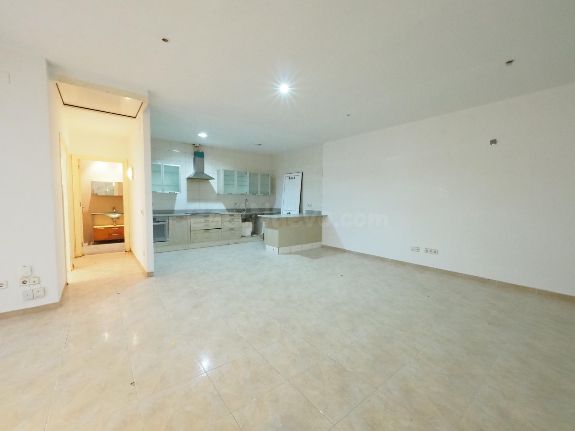 SE VENDE PISO EN PINEDA DE MAR, ZONA POBLENOU - foto 2