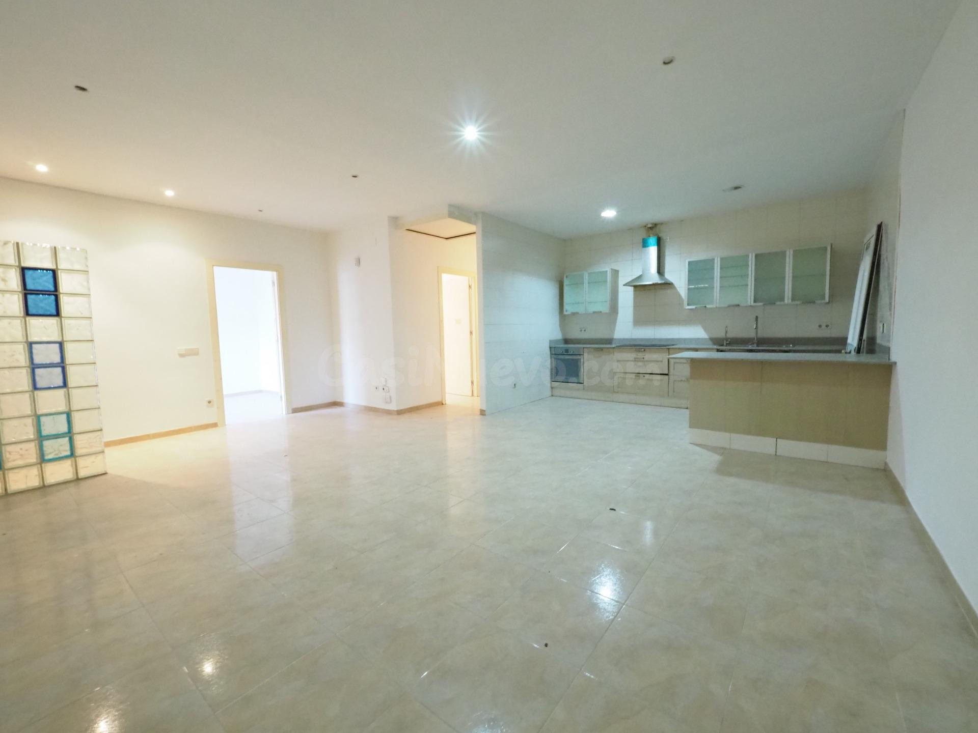 SE VENDE PISO EN PINEDA DE MAR, ZONA POBLENOU - foto 3