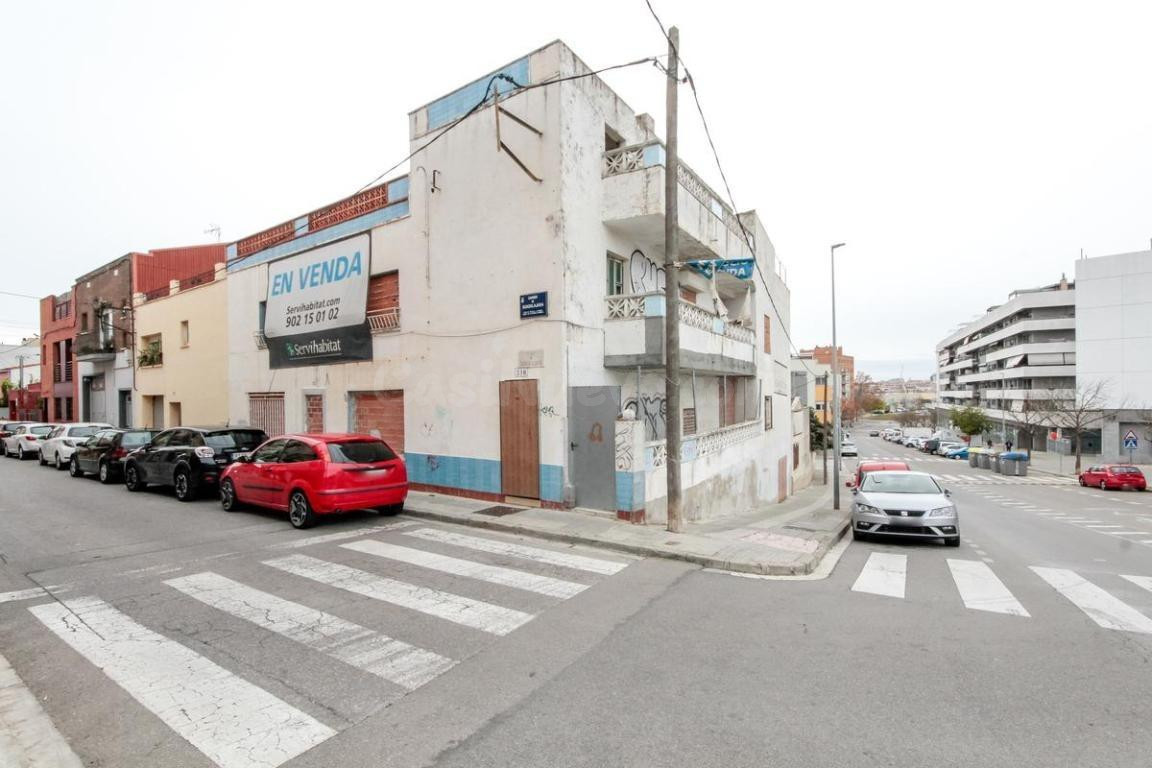 SE VENDE EDIFICIO EN TERRASSA, ZONA TORRE-SANA - foto 2