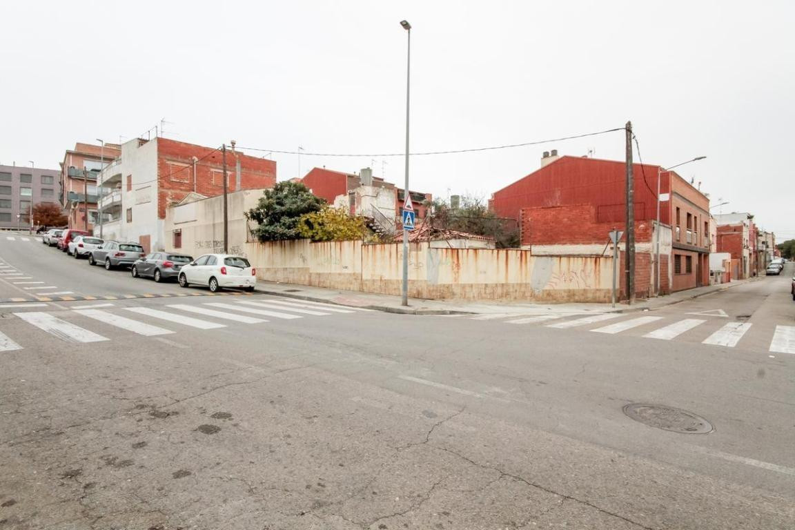 SE VENDE EDIFICIO EN TERRASSA, ZONA TORRE-SANA - foto 5