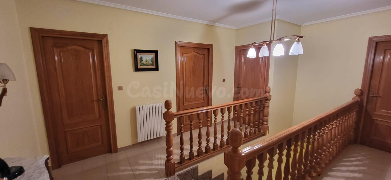 Amplia Casa en Cubillos del Sil por €120,000 - foto 4