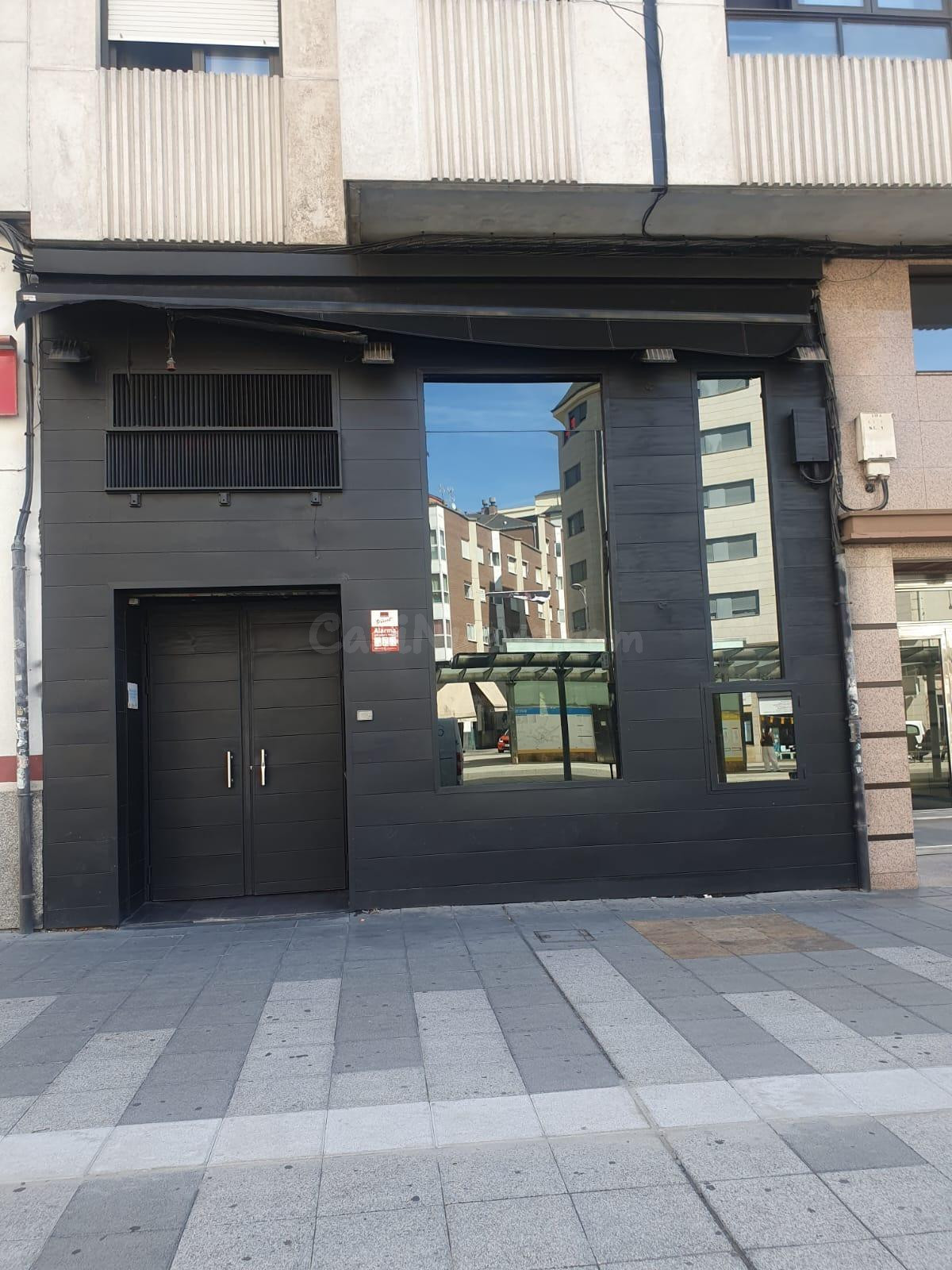 OPORTUNIDAD LOCAL CAFETERIA - PUB COMPLETAMENTE ACONDICIONADO CENTRO PONFERRADA
