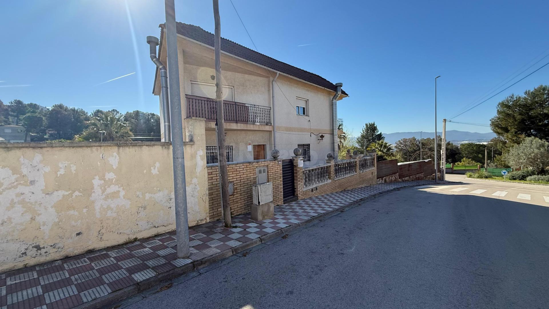 ¡Oportunidad para inversores! Inmueble Sin Posesión - foto 3