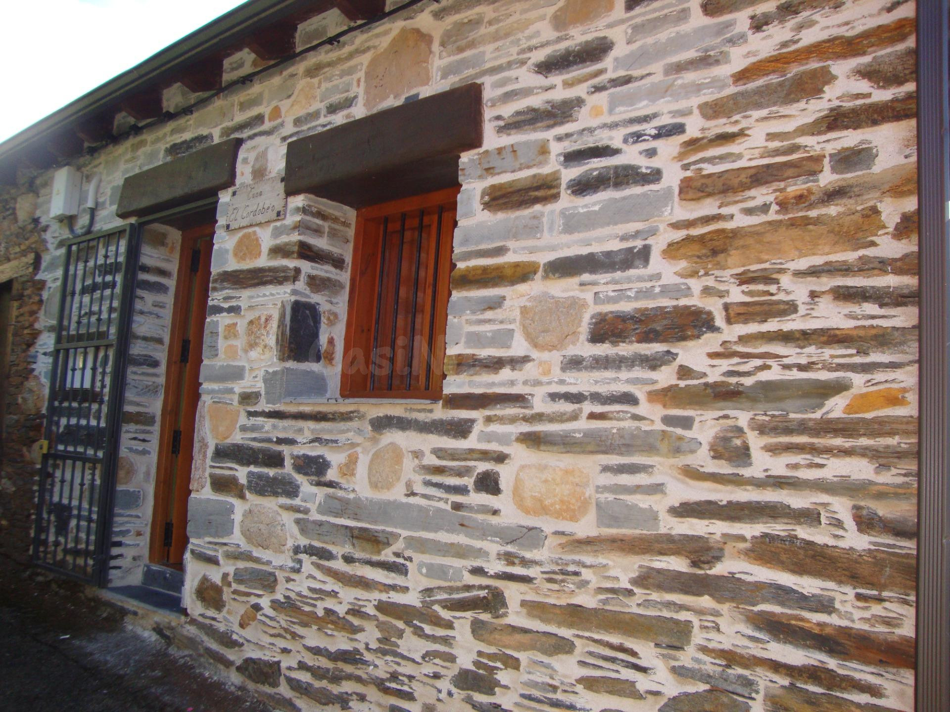 Encantadora Casa de Piedra Reformada en Paramo del Sil