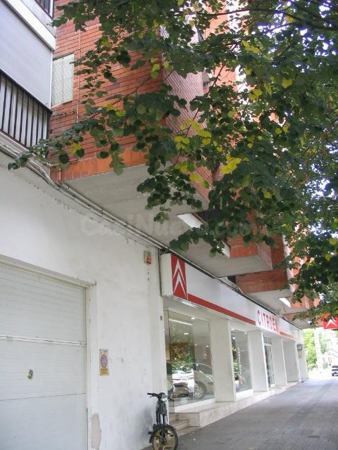 Piso en Olot: inversión con potencial en zona céntrica - foto 2