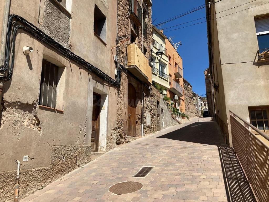 SE VENDE TERRENO URBANO EN SURIA - foto 4