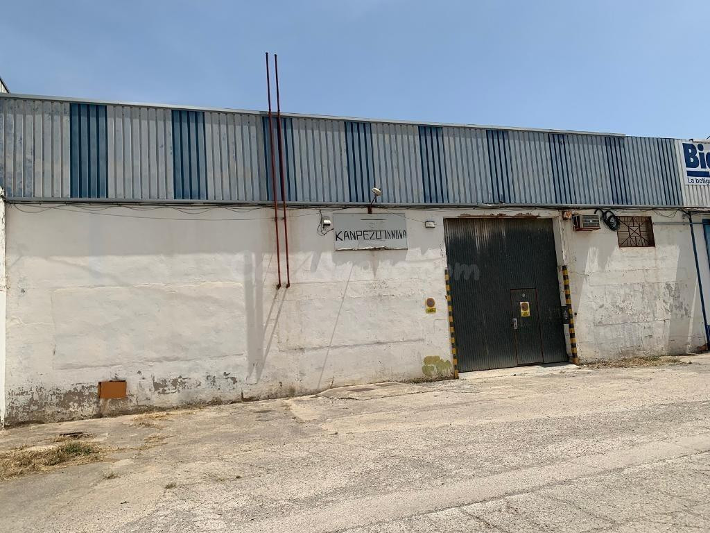 SE VENDE NAVE INDUSTRIAL EN SANT VICENÇ DE CASTELLET - foto 2