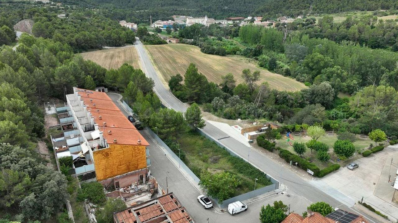 SE VENDE TERRENO URBANO EN NAVAS - foto 4