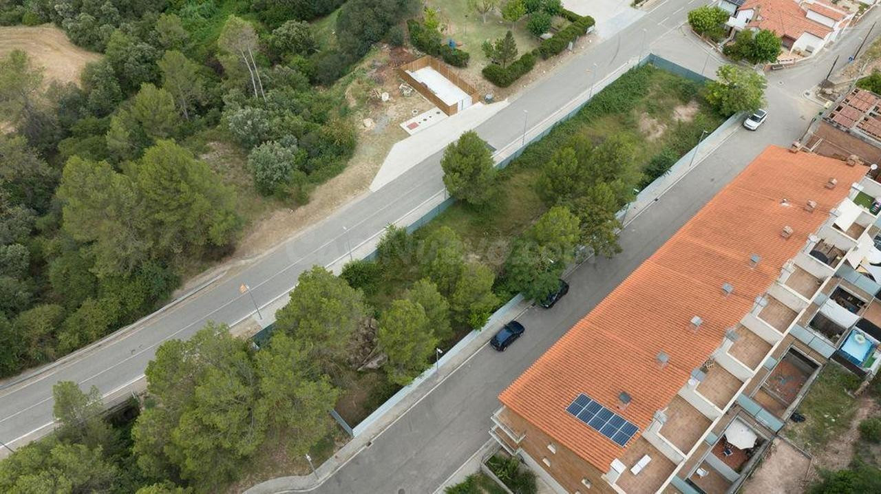 SE VENDE TERRENO URBANO EN NAVAS - foto 5