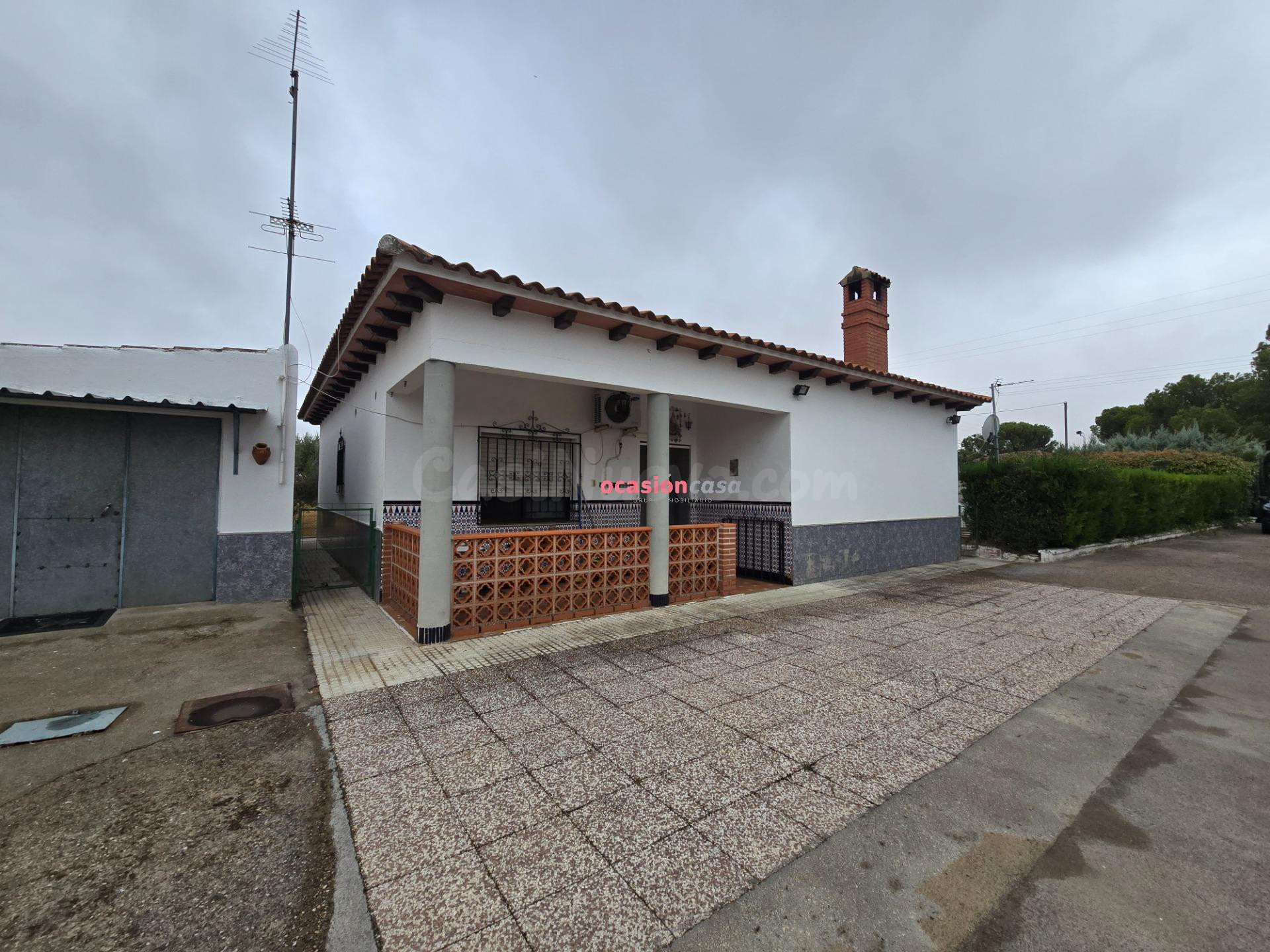 CHALET CON PISCINA EN ALCARACEJOS - foto 2