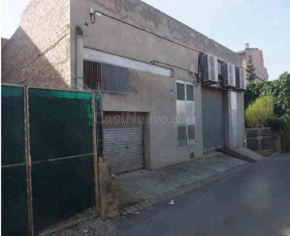 SE VENDE LOCAL EN NAVARCLESS - foto 5