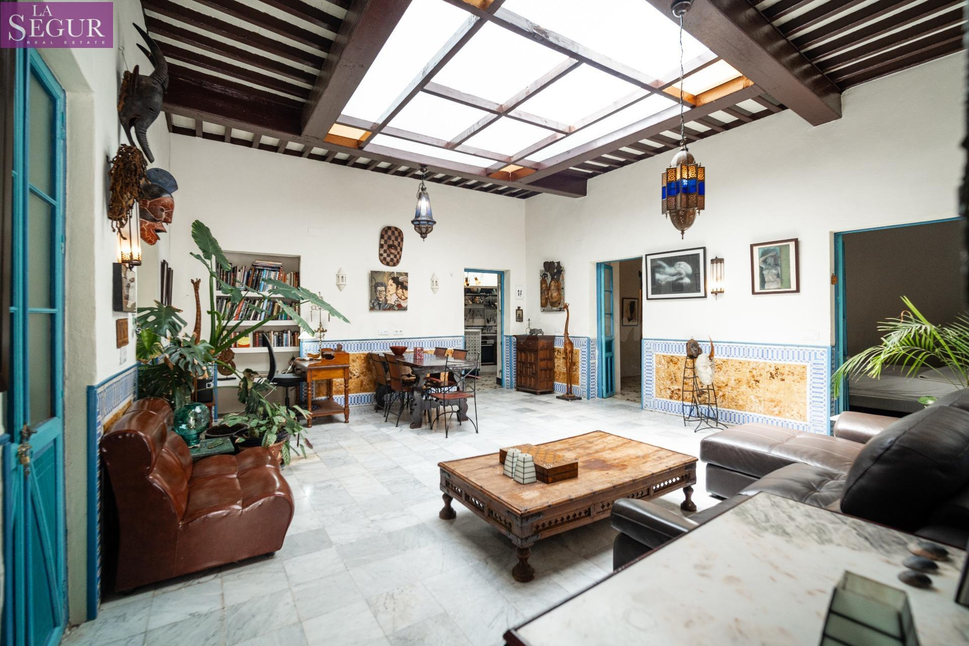 Apartamento con encanto  en planta baja en Casco Antiguo