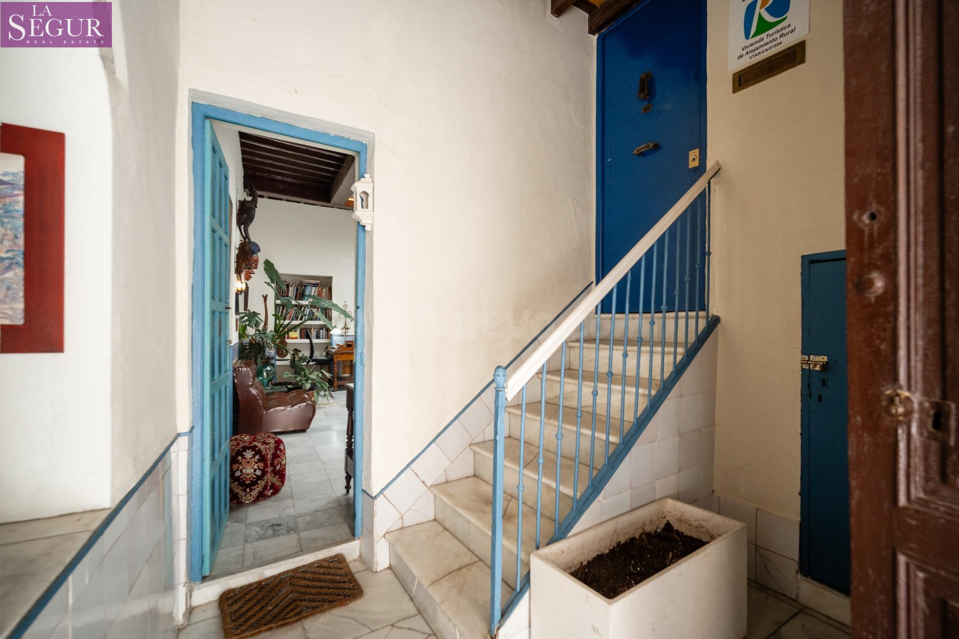 Apartamento con encanto en planta baja en Casco Antiguo - foto 2