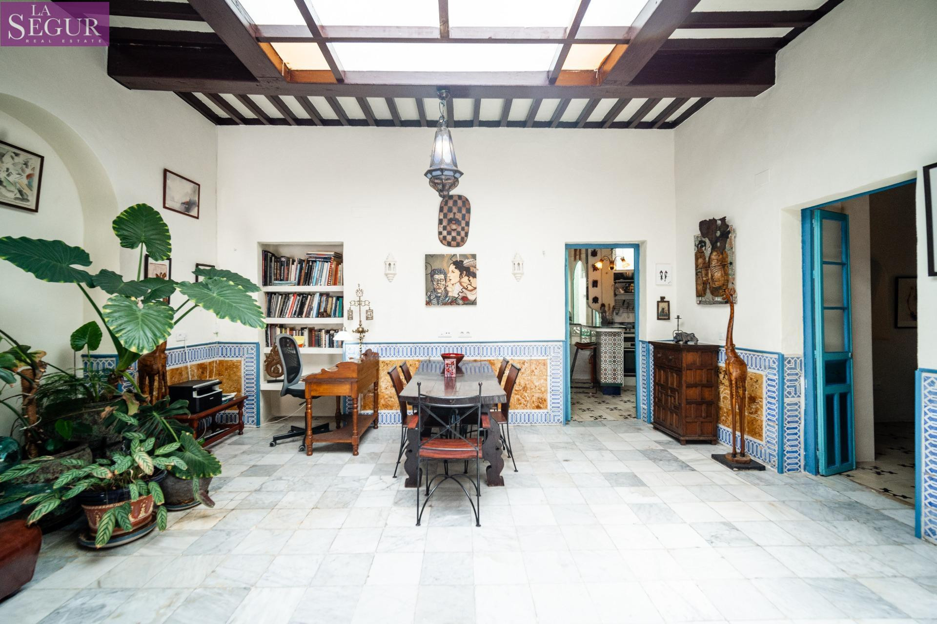 Apartamento con encanto en planta baja en Casco Antiguo - foto 3