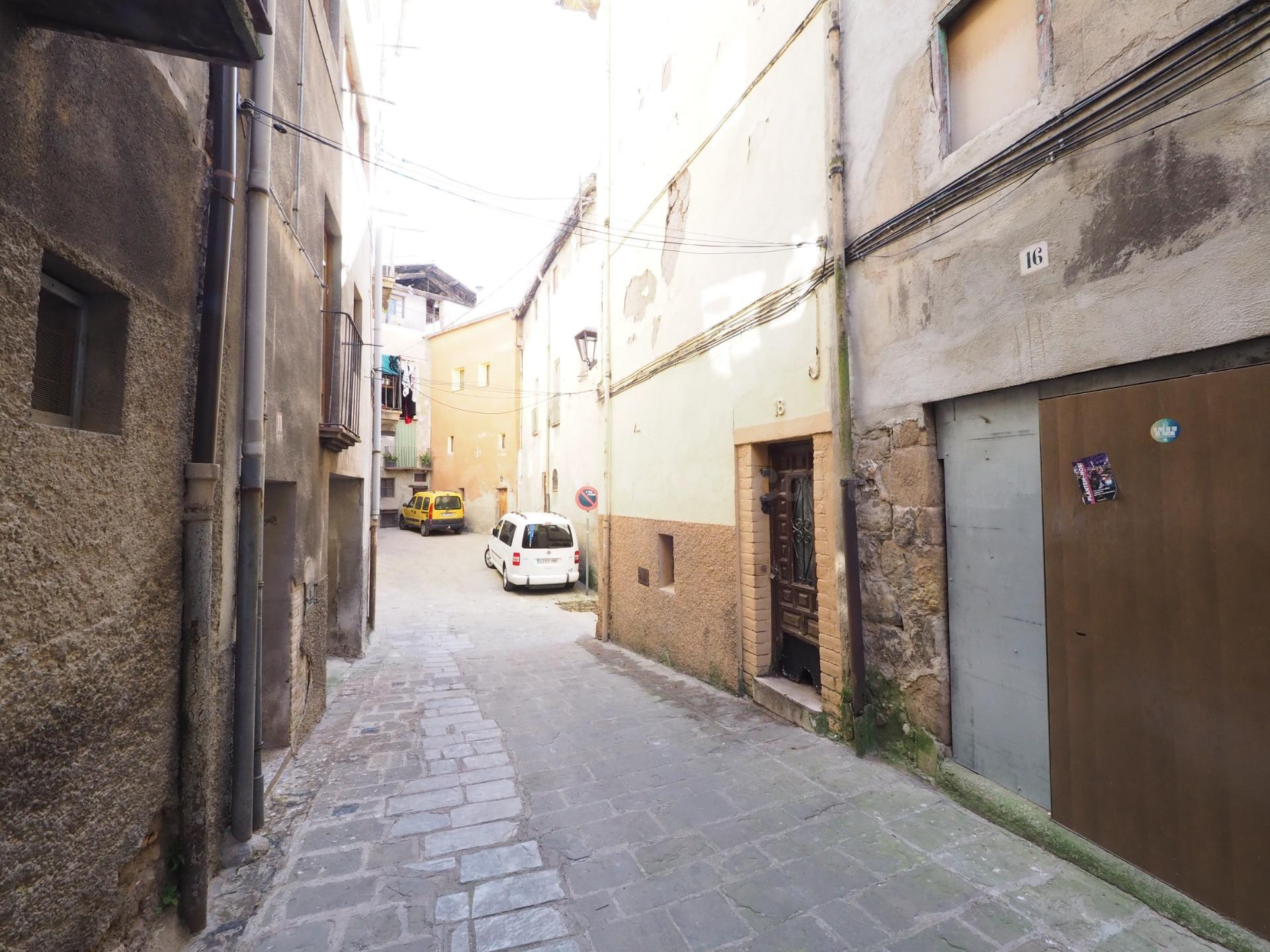 SE VENDE CASA ADOSADA EN BERGA - foto 4