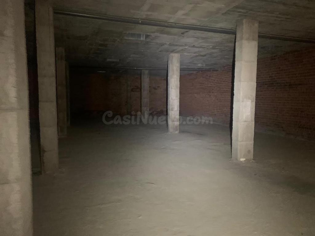 SE VENDE LOCAL COMERCIAL EN BERGA - foto 4