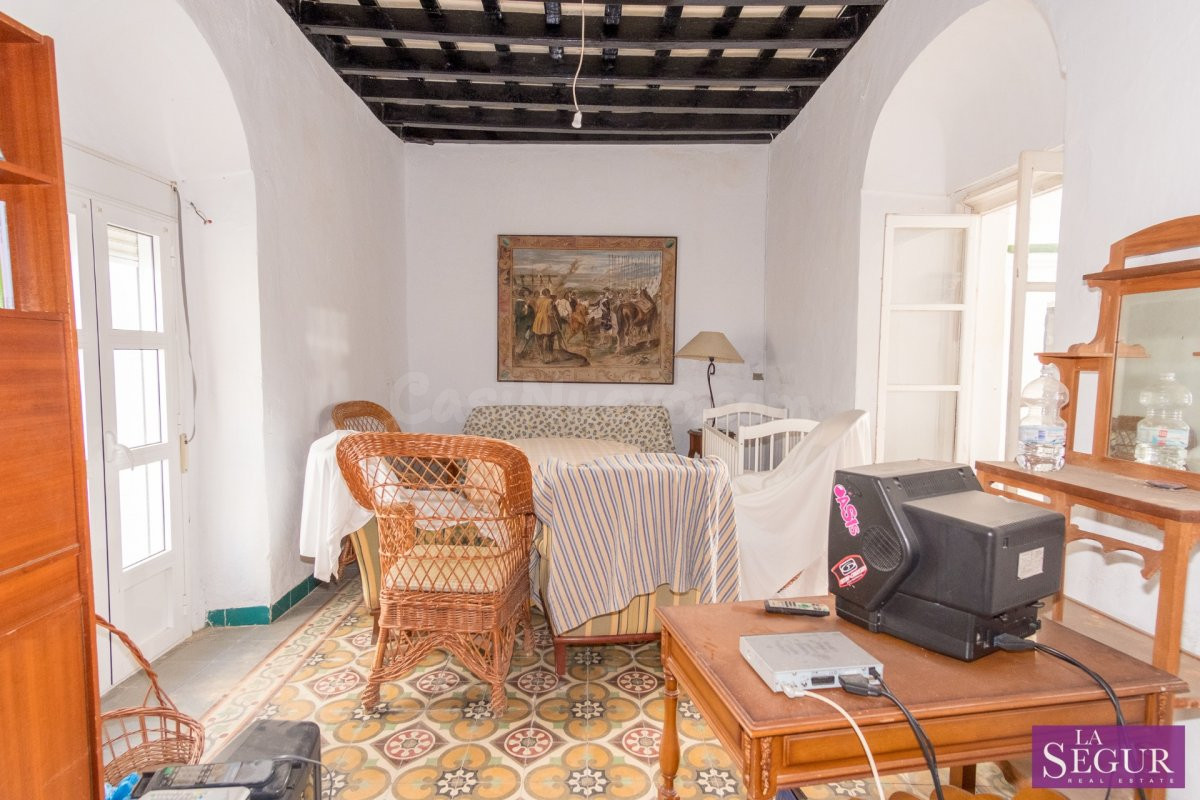 Magnifica Casa en pleno centro del pueblo - foto 3