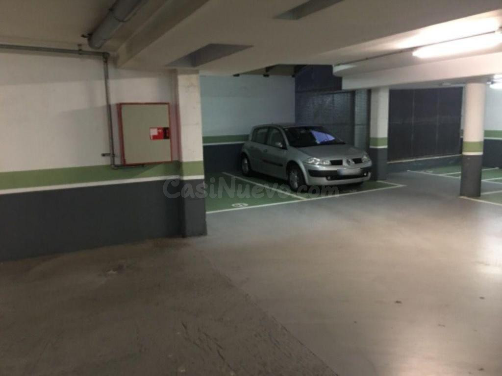 SE VENDE PLAZA DE APARCAMIENTO PARA MOTO EN MANRESA - foto 2