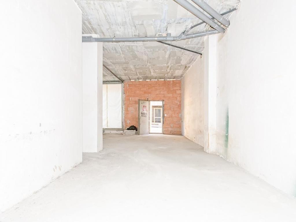 SE VENDE LOCAL COMERCIAL EN MANRESA
