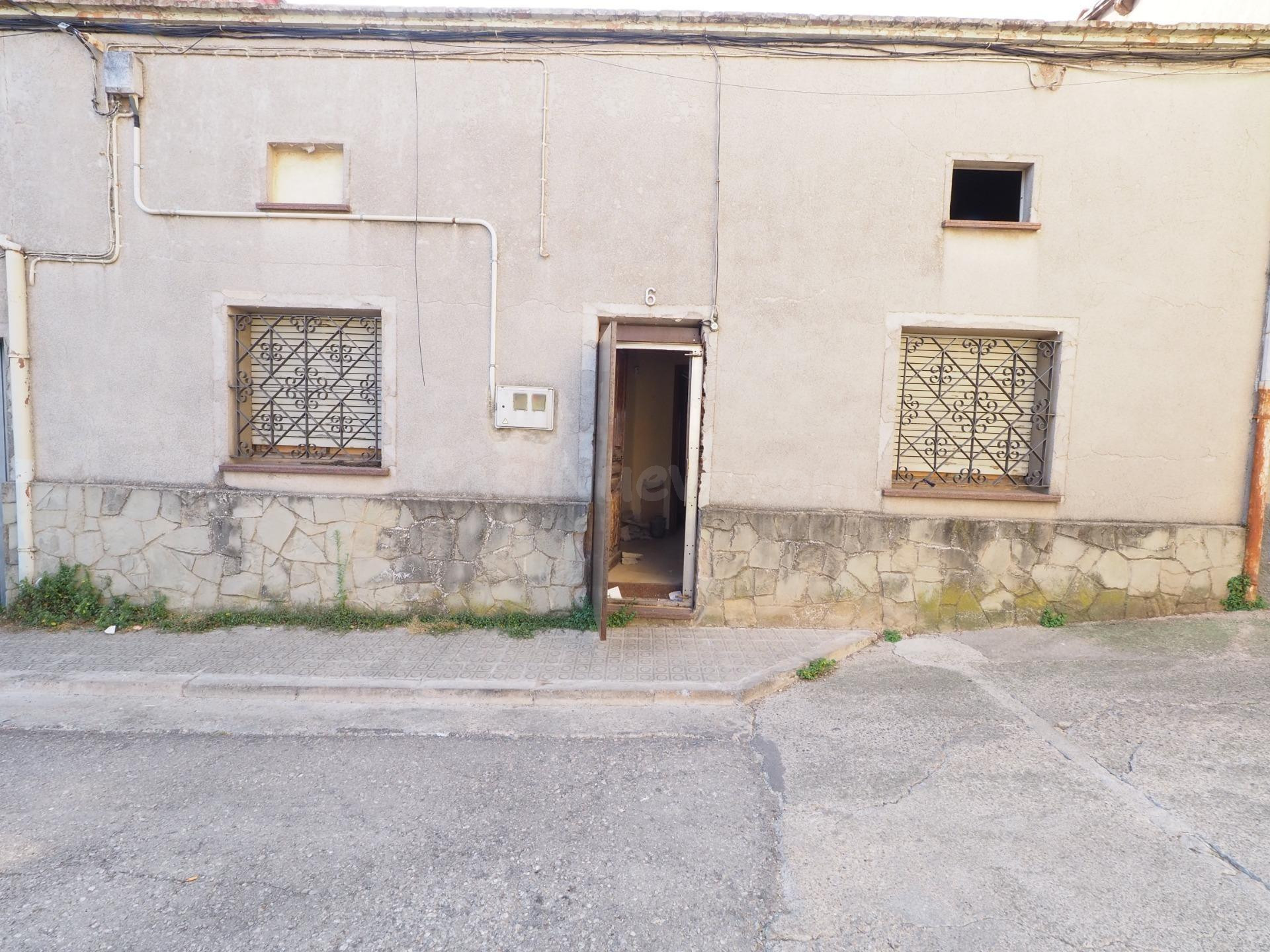SE VENDE CASA EN GIRONELLA