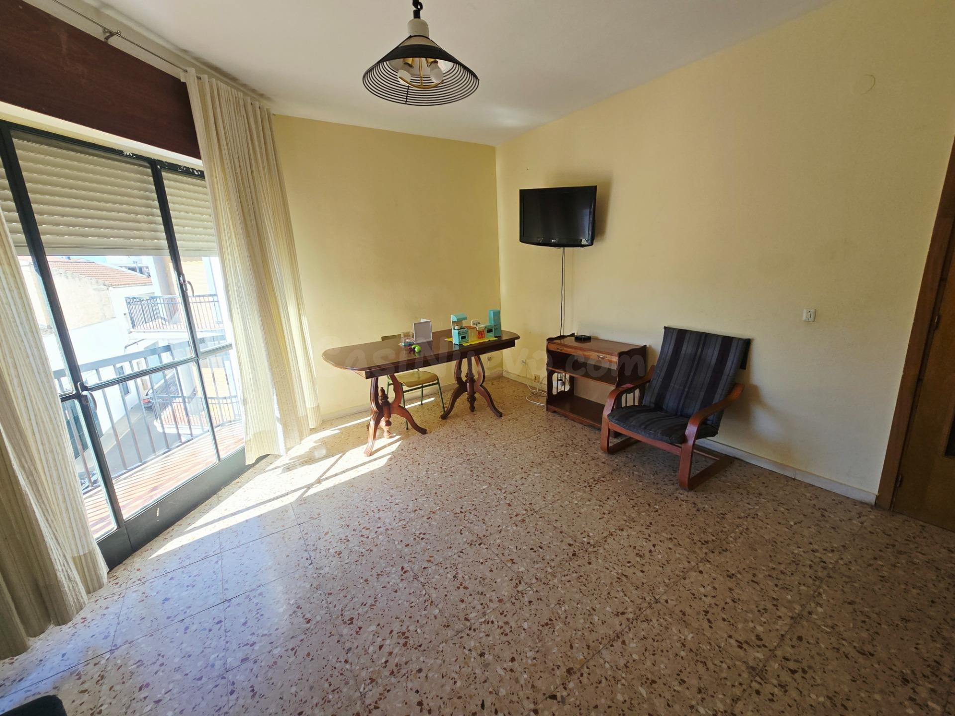 SE VENDE PISO PROXIMO AL COLEGIO MANUEL CANO DAMIÁN - foto 4