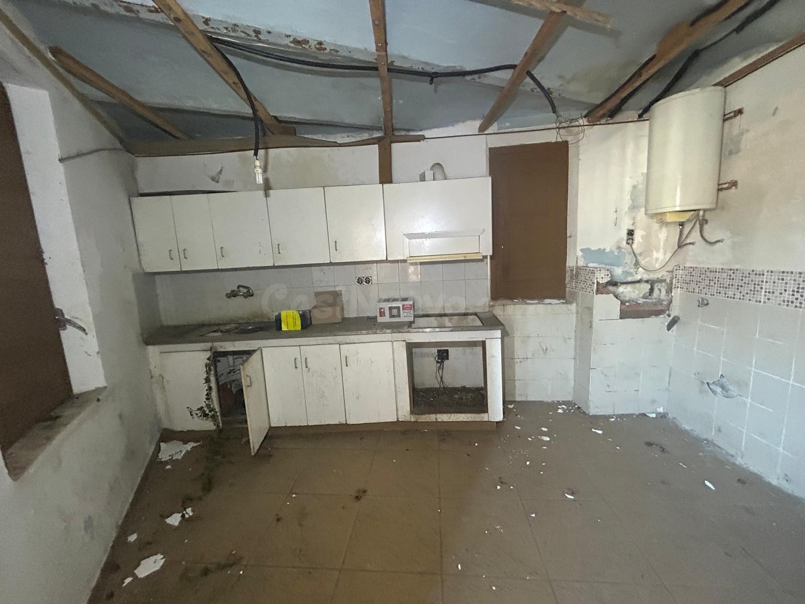 SE VENDE PISO EN GIRONELLA - foto 2