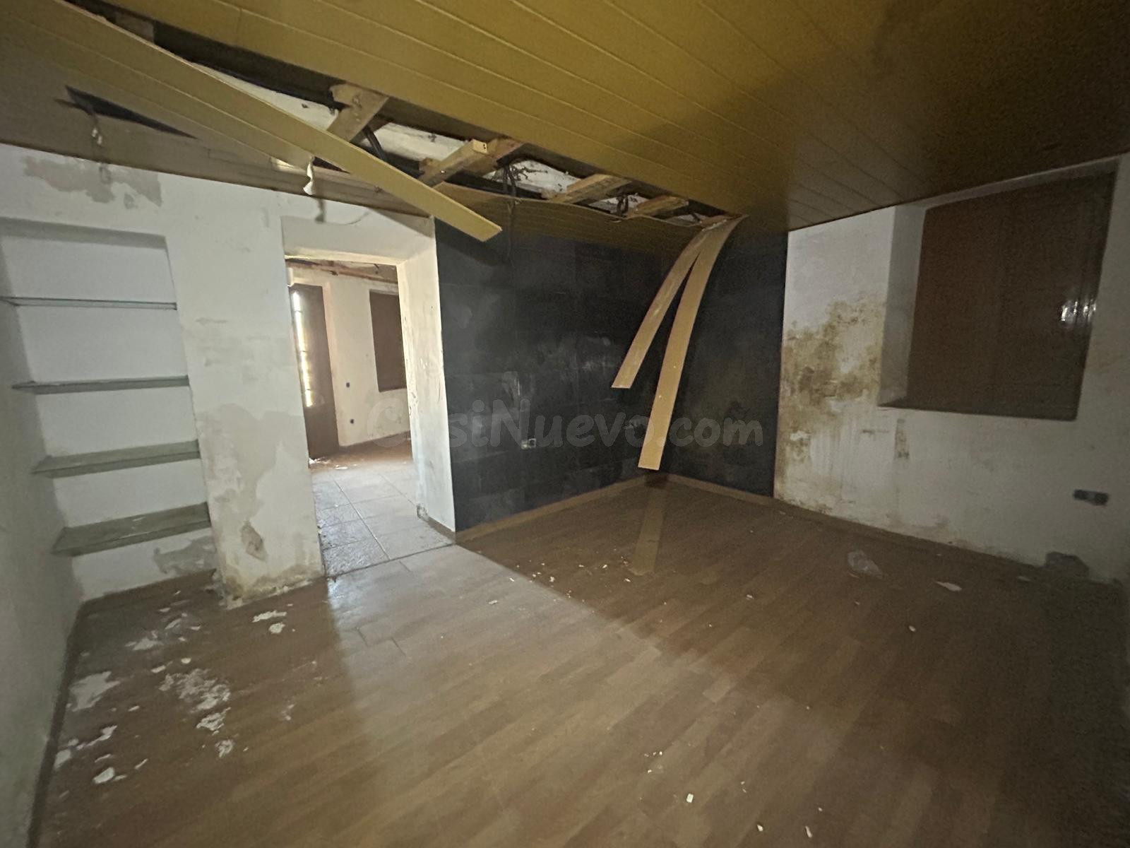 SE VENDE PISO EN GIRONELLA - foto 4