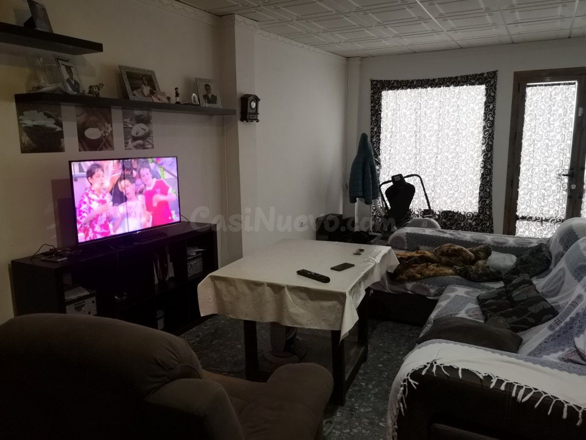 LOCAL COMERCIAL CONVERTIDO EN VIVIENDA - foto 2