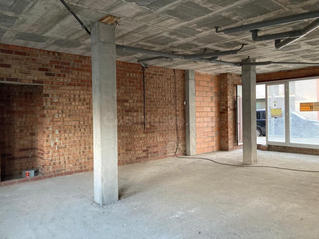 SE VENDE LOCAL COMERCIAL EN MANRESA - foto 2