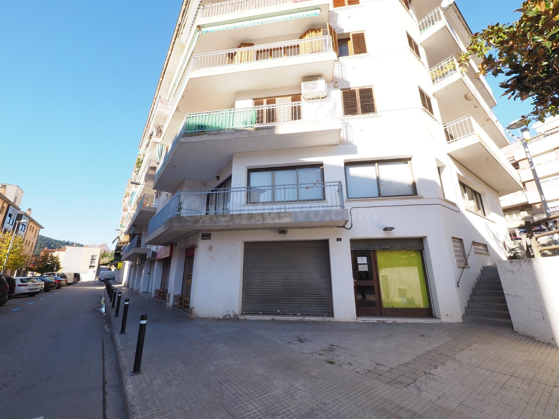SE VENDE LOCAL COMERCIAL EN SANT CEBRIA DE VALLALTA