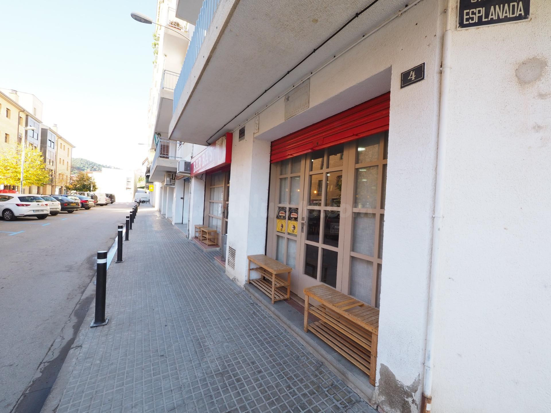 SE VENDE LOCAL COMERCIAL EN SANT CEBRIA DE VALLALTA - foto 4