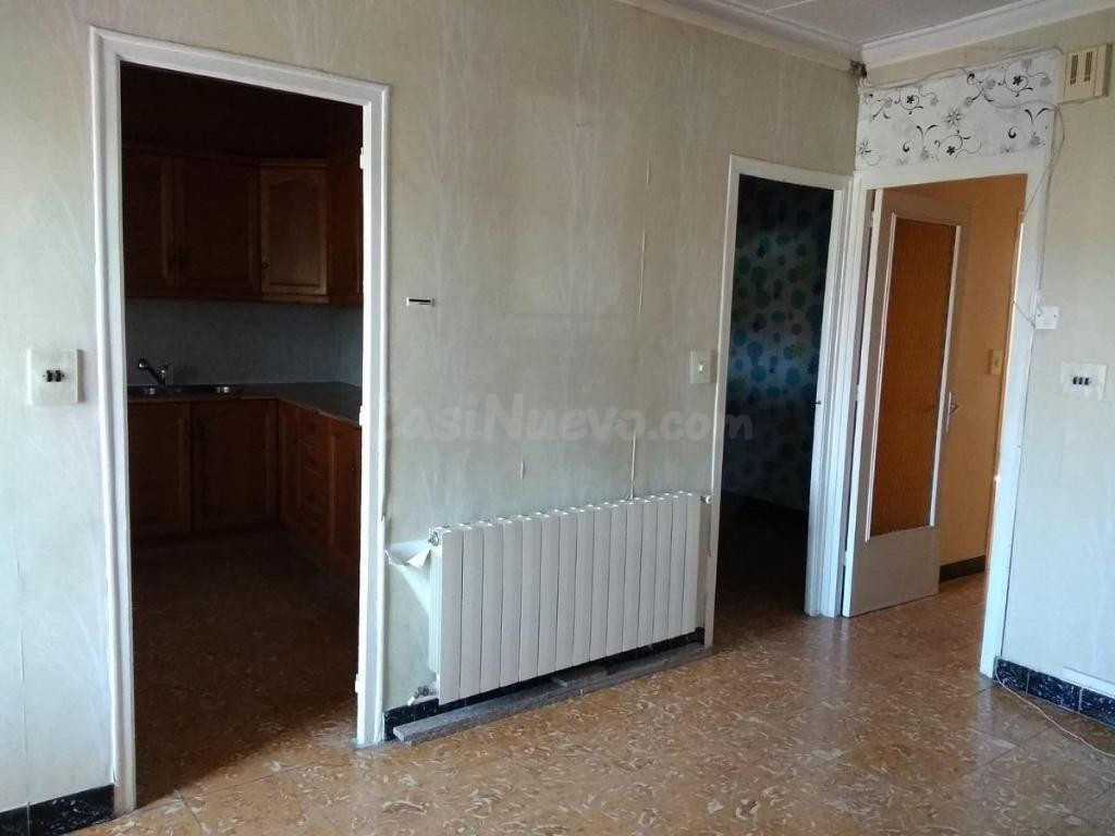 SE VENDE CASA ADOSADA EN SABADELL, ZONA PUIGGENER - foto 4