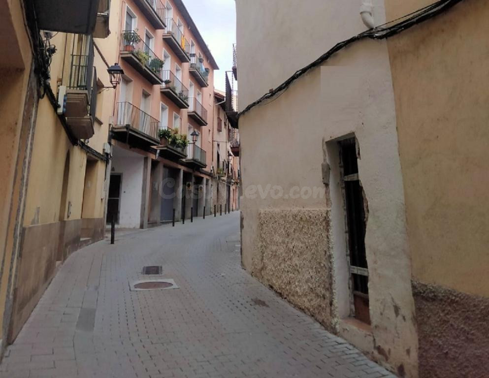 SE VENDE CASA ADOSADA EN SALLENT - foto 2