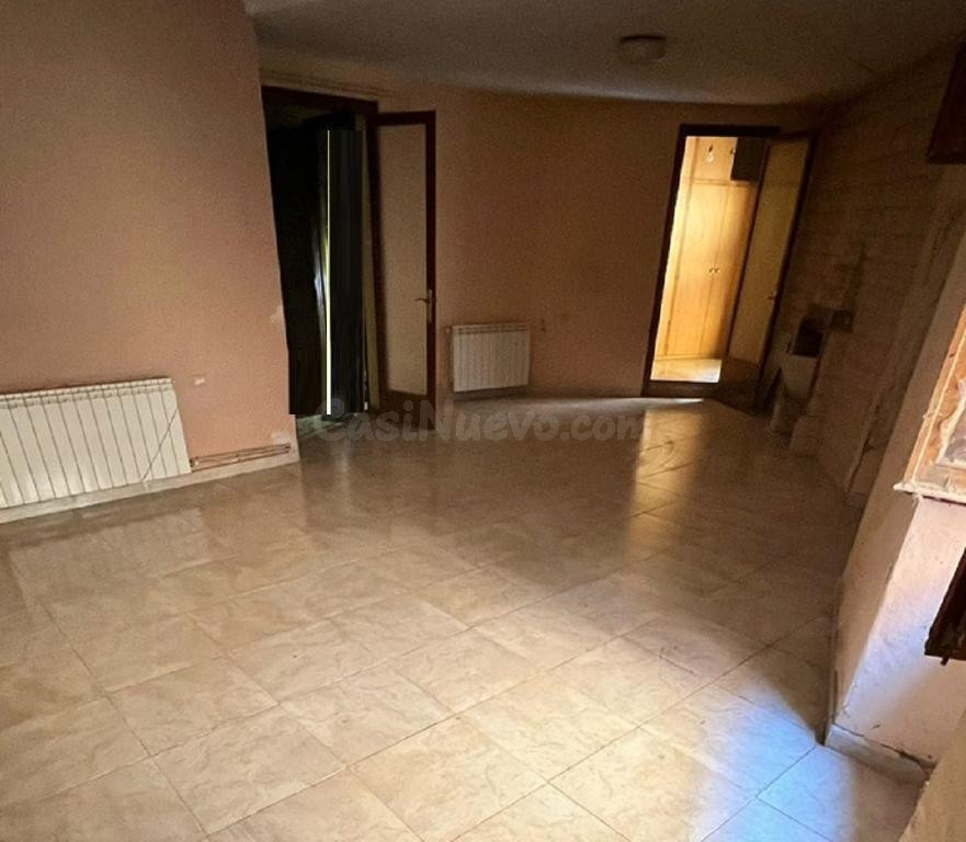 SE VENDE CASA ADOSADA EN SALLENT - foto 5