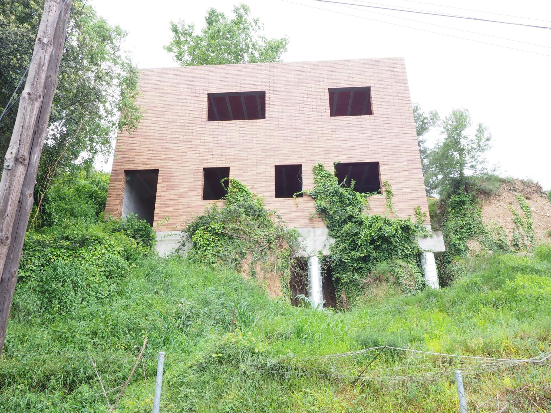 SE VENDE OBRA PARADA EN PIERA