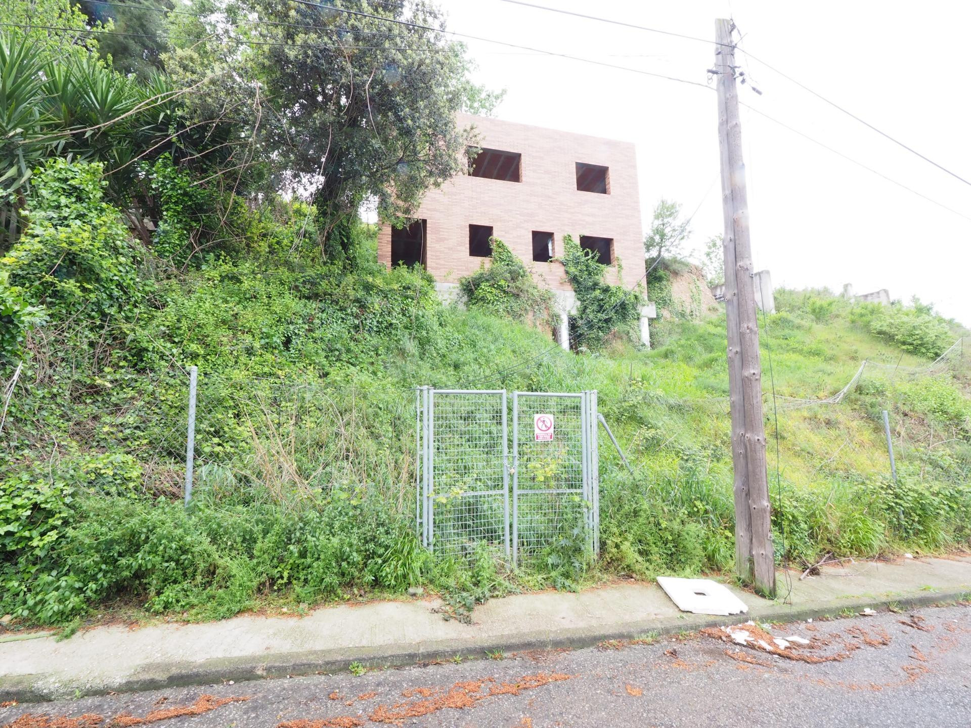 SE VENDE OBRA PARADA EN PIERA - foto 4