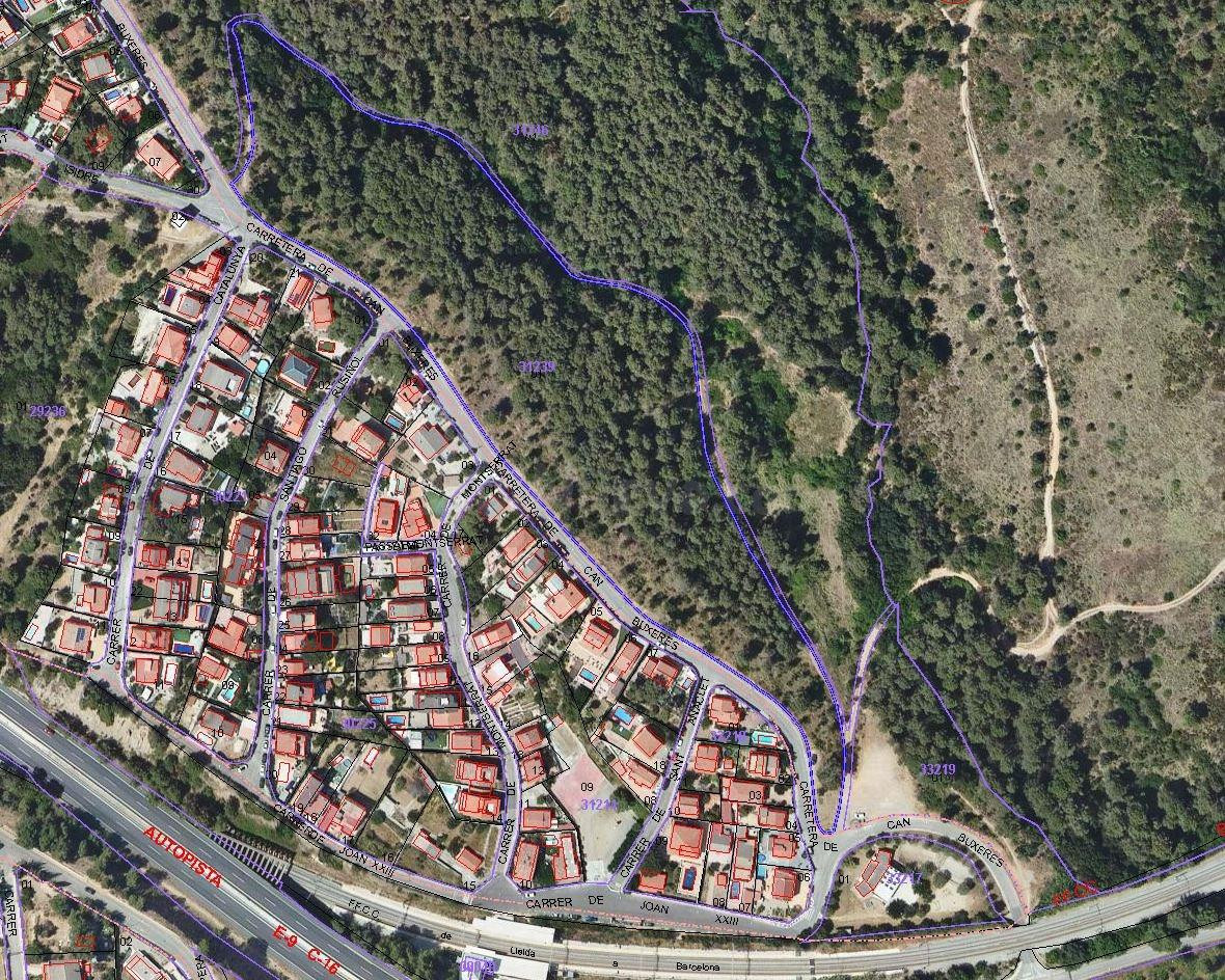 SE VENDE TERRENO URBANO EN VILADECAVALLS