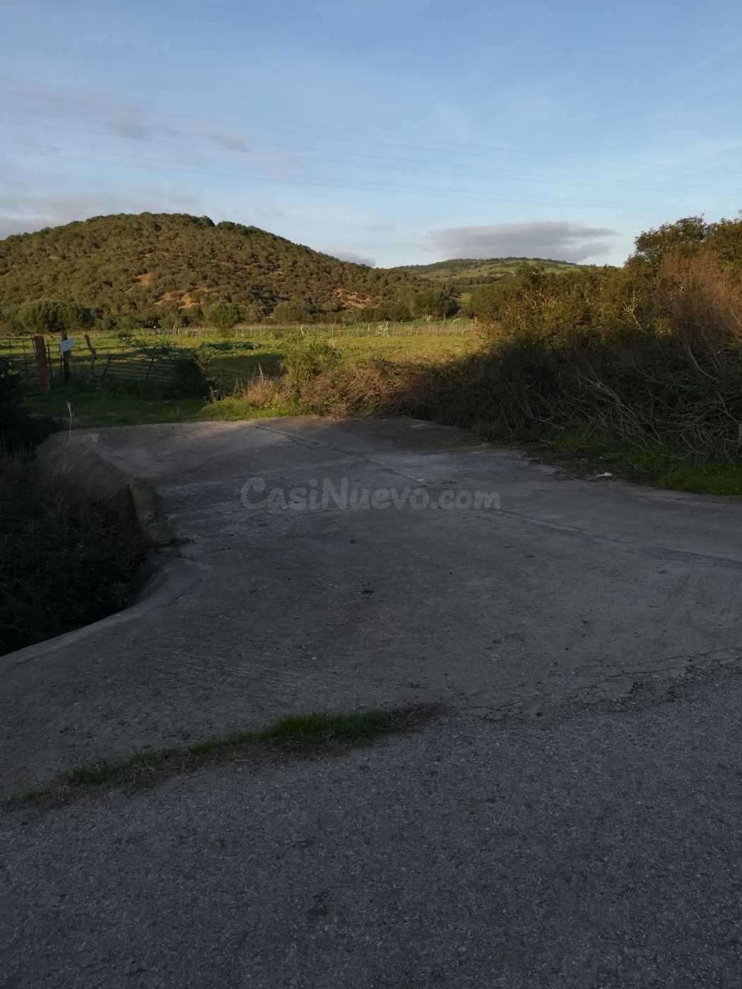 Parcela Rústica en Naveros a pie de carretera.