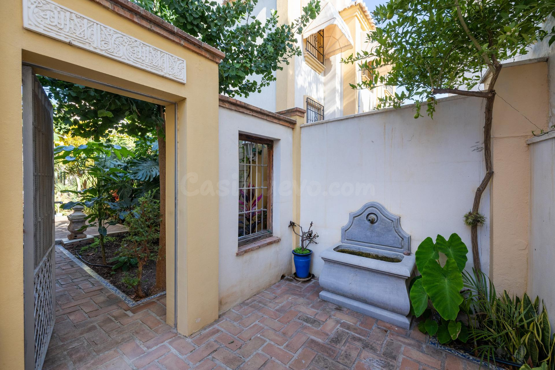 ESPECTACULAR VIVIENDA PAREADA CON JARDÍN, TERRAZA 360º Y GAR - foto 2